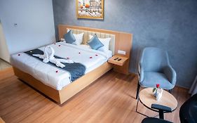 Hotel Tulips Grand