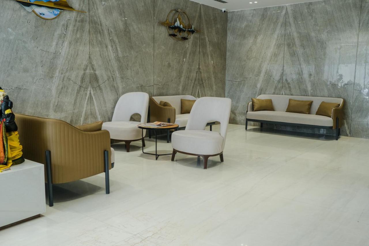 Hotel Tulips Grand Hyderabad Exterior photo
