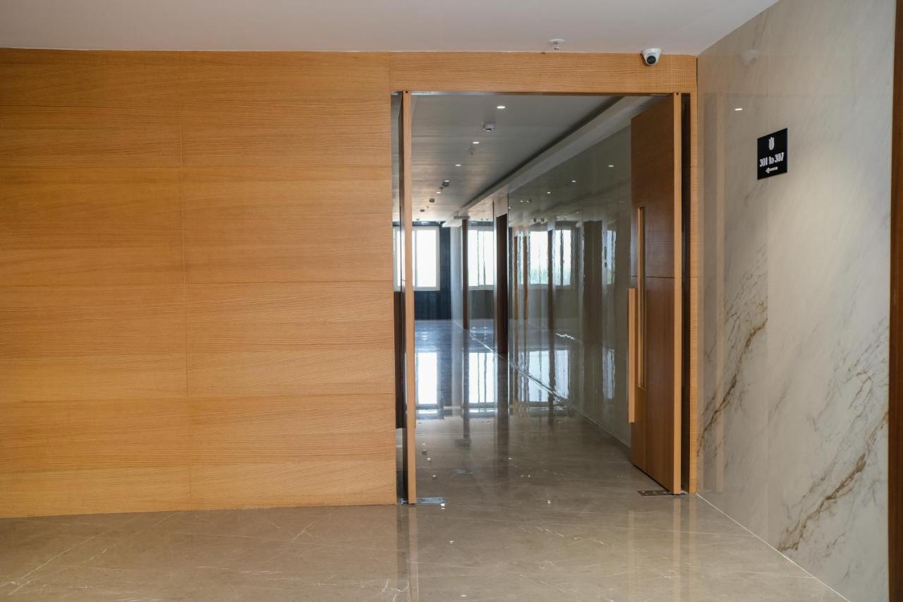 Hotel Tulips Grand Hyderabad Exterior photo